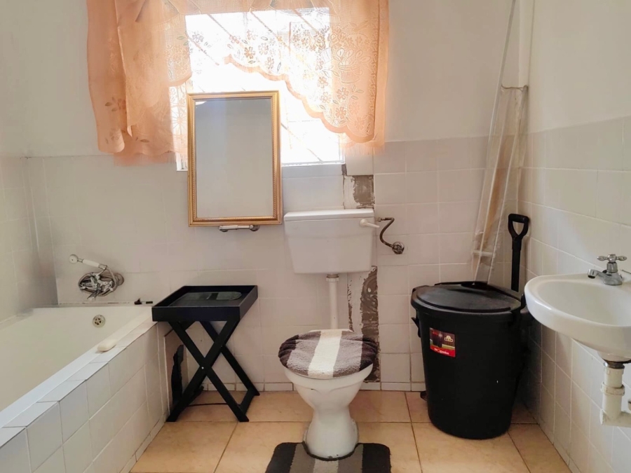 3 Bedroom Property for Sale in Pine Place Western Cape